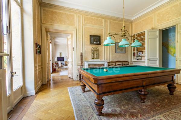 Appartement bourgeois 260 m² avec terrasse et jardin à vendre 6 pièces REIMS (51)