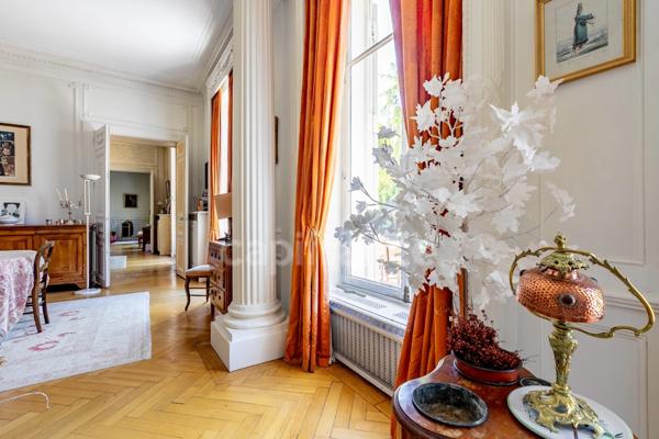 Appartement bourgeois 260 m² avec terrasse et jardin à vendre 6 pièces REIMS (51)