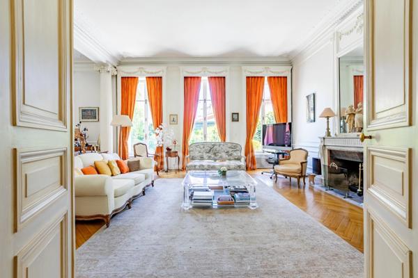 Appartement bourgeois 260 m² avec terrasse et jardin à vendre 6 pièces REIMS (51)