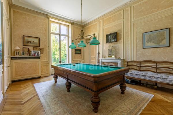 Appartement bourgeois 260 m² avec terrasse et jardin à vendre 6 pièces REIMS (51)