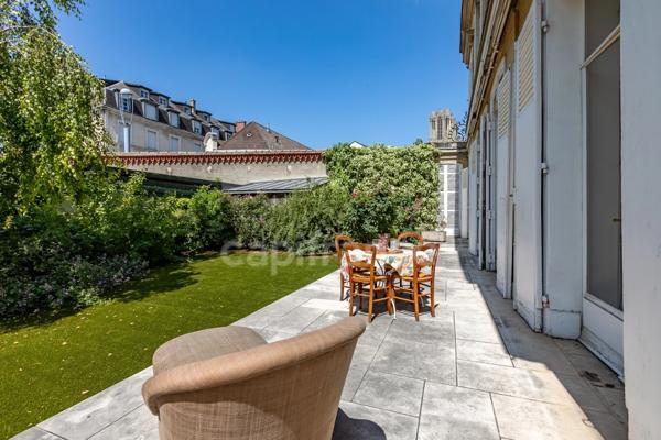 Appartement bourgeois 260 m² avec terrasse et jardin à vendre 6 pièces REIMS (51)