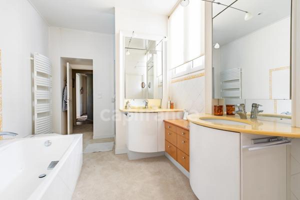 Appartement bourgeois 260 m² avec terrasse et jardin à vendre 6 pièces REIMS (51)