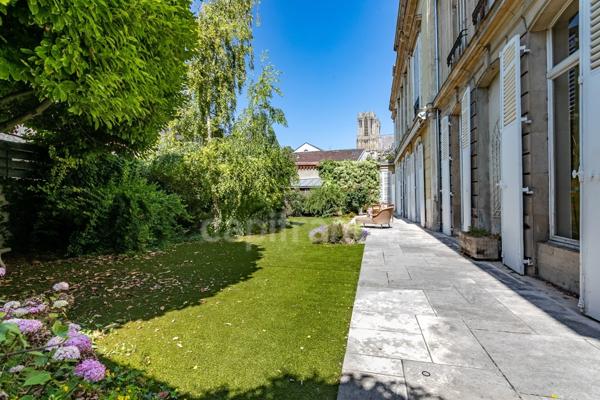 Appartement bourgeois 260 m² avec terrasse et jardin à vendre 6 pièces REIMS (51)