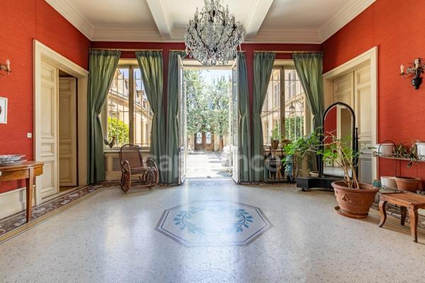 Appartement bourgeois 260 m² avec terrasse et jardin à vendre 6 pièces REIMS (51)