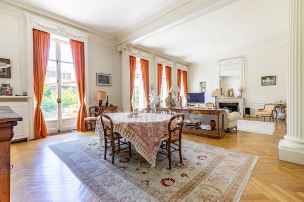 Appartement bourgeois 260 m² avec terrasse et jardin à vendre 6 pièces REIMS (51)