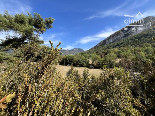 LA CHAPELLE-EN-VERCORS – TERRAIN CONSTRUCTIBLE DE 834 M²