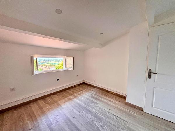 Maison
         5 pièces
        - 73 m² 159 000 € *