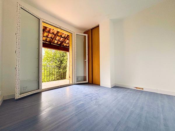 Maison
         5 pièces
        - 73 m² 159 000 € *