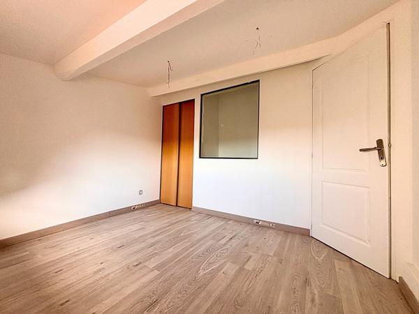 Maison
         5 pièces
        - 73 m² 159 000 € *