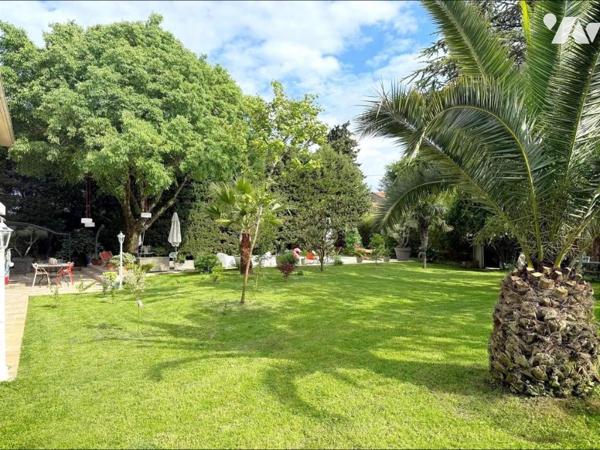 MONTELIMAR Grande maison 273 m2, jardin et piscine