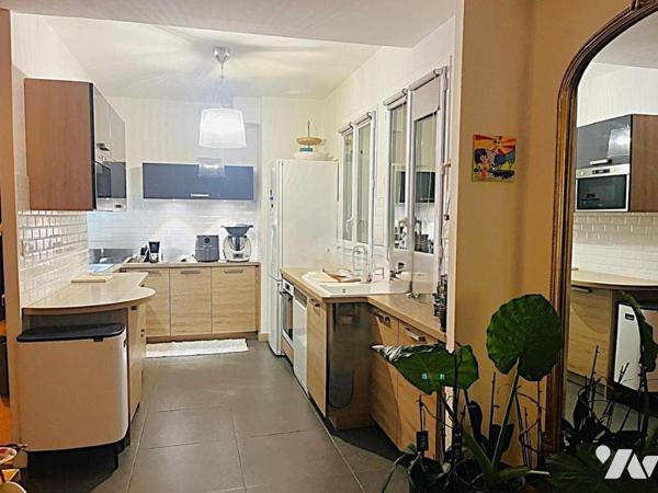 MONTELIMAR Grande maison 273 m2, jardin et piscine