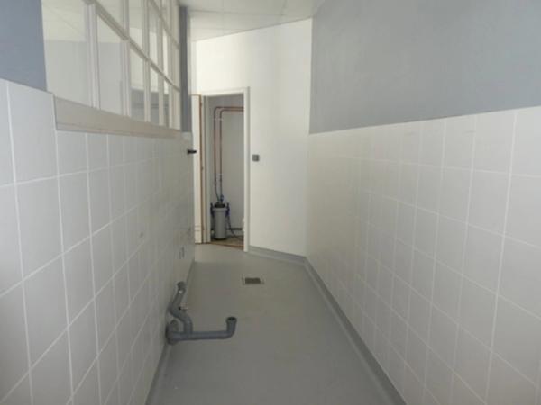 LA BRESSE (88) à vendre Local/bureau de 130m² , terrain 300m² place de parking.