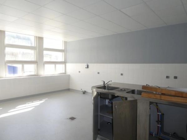 LA BRESSE (88) à vendre Local/bureau de 130m² , terrain 300m² place de parking.