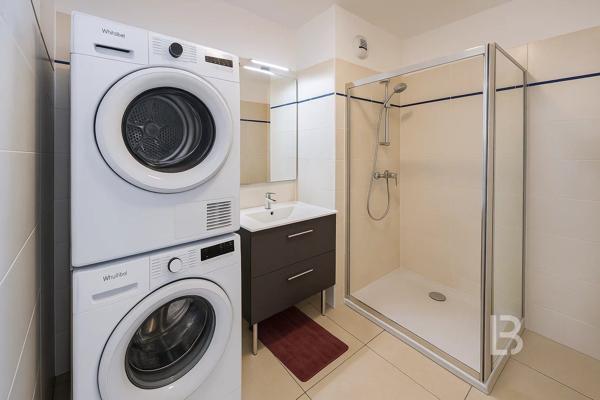 Rare opportunité - Appartement 4 pièces lumineux avec terrasse, garage et vue dégagée à vendre au cœur du village de Valbonne