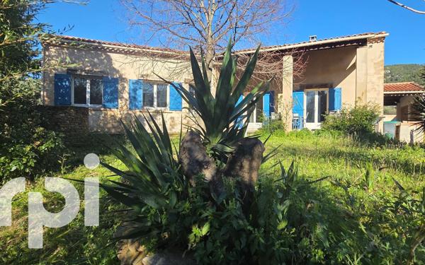 Maison à vendre    4 pièces • 150 m2 Cuges-les-Pins