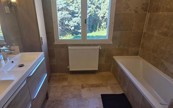 Maison à vendre    4 pièces • 150 m2 Cuges-les-Pins