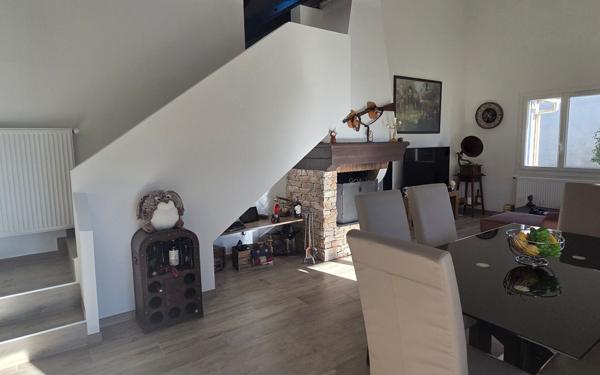 Maison à vendre    4 pièces • 150 m2 Cuges-les-Pins