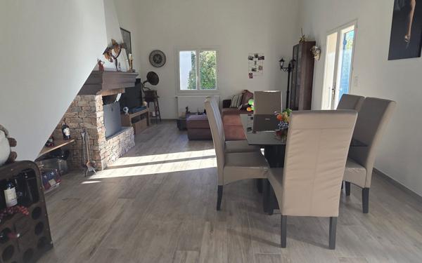 Maison à vendre    4 pièces • 150 m2 Cuges-les-Pins