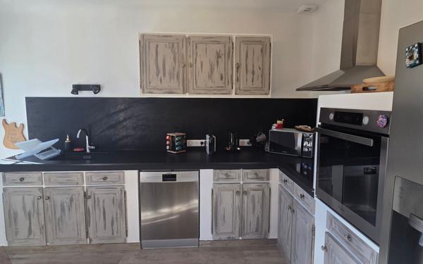 Maison à vendre    4 pièces • 150 m2 Cuges-les-Pins