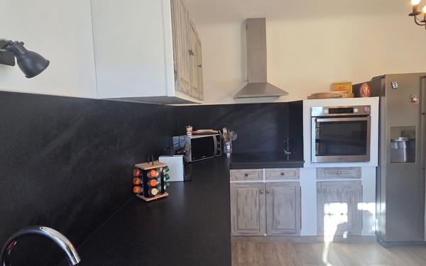 Maison à vendre    4 pièces • 150 m2 Cuges-les-Pins