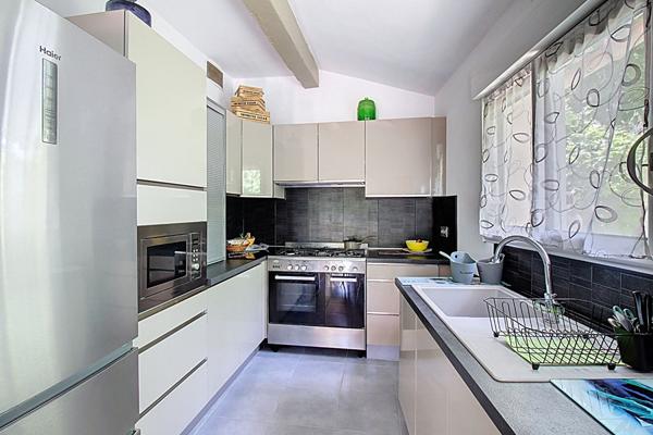 A VENDRE A DRAGUIGNAN Maison 4 pièces 138 m² sur 760 m² de terrain