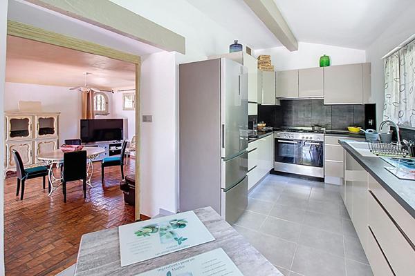A VENDRE A DRAGUIGNAN Maison 4 pièces 138 m² sur 760 m² de terrain