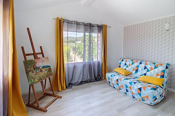 A VENDRE A DRAGUIGNAN Maison 4 pièces 138 m² sur 760 m² de terrain
