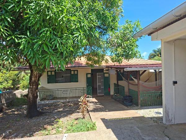 Remire Montjoly 2 maisons mittoyennes 5 pèce(s) 145 m2