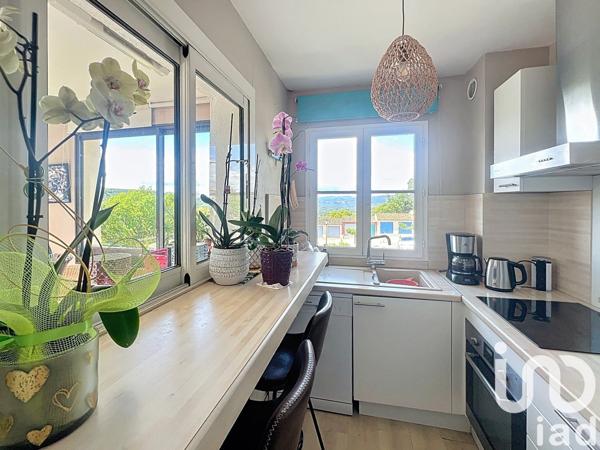 Appartement 2 pièces de 64 m² à Roquebrune-sur-Argens (83520)