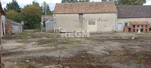 Étampes (91150) Corps de ferme à rénover