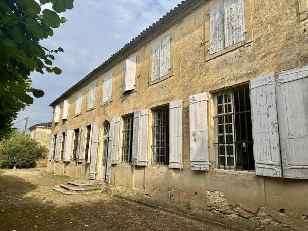 Vente Château 22 pièces 600 m2 à La Réole