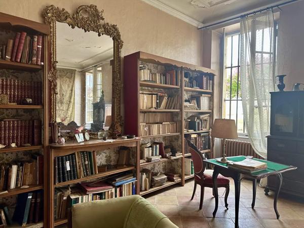 Vente Château 22 pièces 600 m2 à La Réole