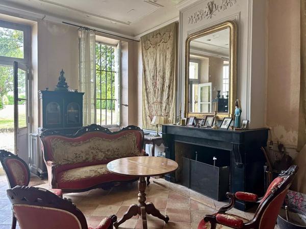 Vente Château 22 pièces 600 m2 à La Réole