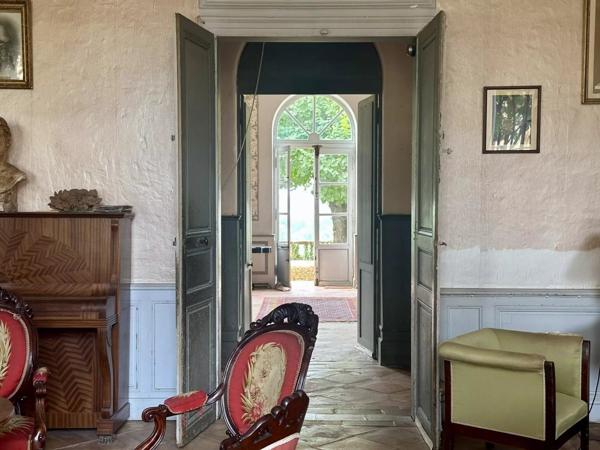 Vente Château 22 pièces 600 m2 à La Réole