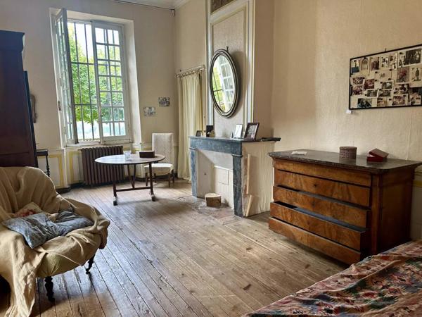 Vente Château 22 pièces 600 m2 à La Réole