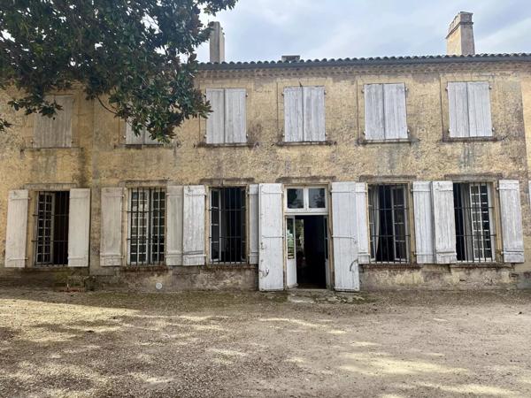 Vente Château 22 pièces 600 m2 à La Réole