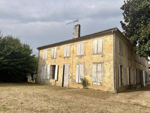 Vente Château 22 pièces 600 m2 à La Réole