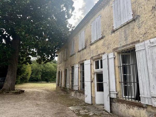 Vente Château 22 pièces 600 m2 à La Réole