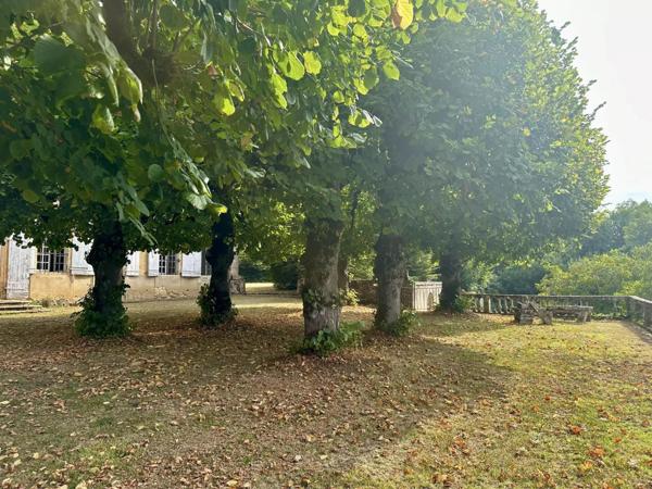 Vente Château 22 pièces 600 m2 à La Réole