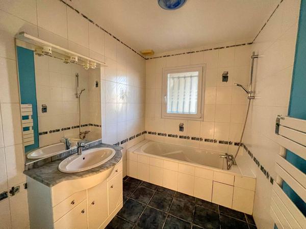 MAISON à MESCHERS SUR GIRONDE