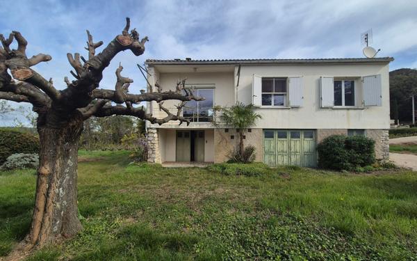 Maison à vendre    4 pièces •  Vénéjan