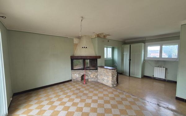 Maison à vendre    4 pièces •  Vénéjan