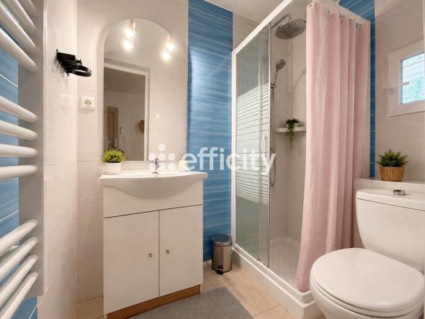 Maison
         5 pièces
        - 100 m² Exclusivité 220 000 € *