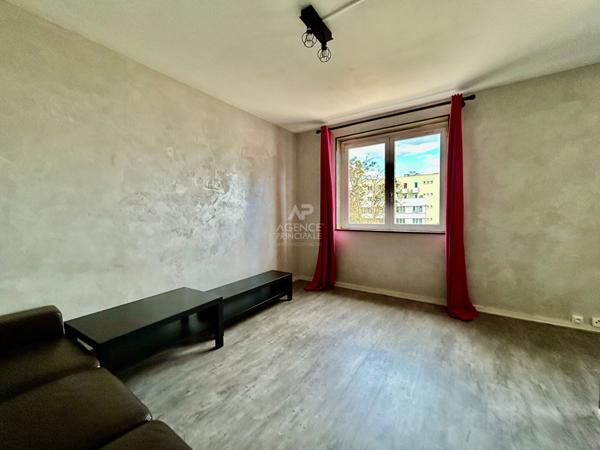 Appartement Poissy 3 pièce(s) 47 m2 134 000 € **  - Référence  9054