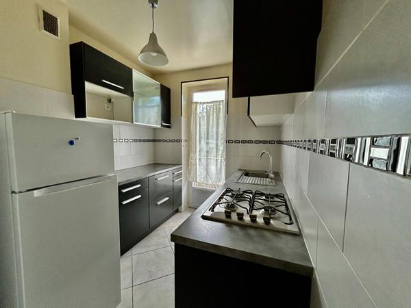 Appartement Poissy 3 pièce(s) 47 m2 134 000 € **  - Référence  9054