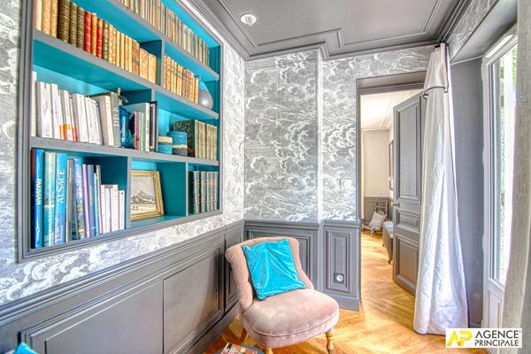 Versailles Notre-Dame Les Prés - Maison 9 pièces 271.76 m² au sol avec dépendance et sous-sol total sur parcelle de 430 m² 2 770 000 € **  - Référence  28347