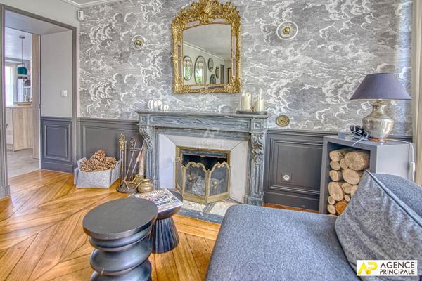 Versailles Notre-Dame Les Prés - Maison 9 pièces 271.76 m² au sol avec dépendance et sous-sol total sur parcelle de 430 m² 2 770 000 € **  - Référence  28347