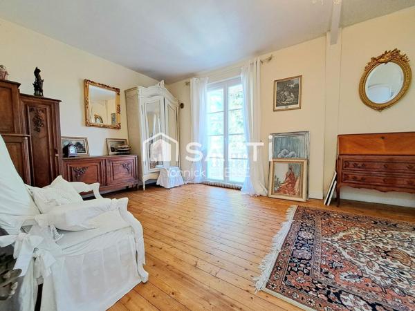 MÉRIEL – Demeure de caractère 165 m2, 5 chambres, 557 m² de terrain, gare ligne H à 7 mns à pied.