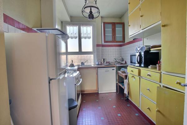 CLERMONT-FERRAND, bel appartement de type 4 à proximité du centre de clermont-ferrand et de chamalieres