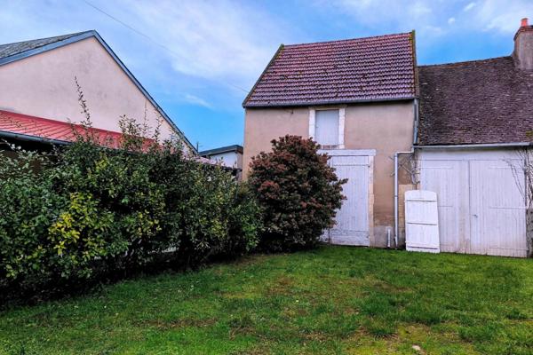 POUILLY SUR LOIRE, maison de type 3 avec dépendance.